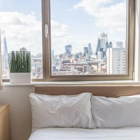 Modern 1 Bedroom Apartment In E1 With Great Views Londra Dış mekan fotoğraf