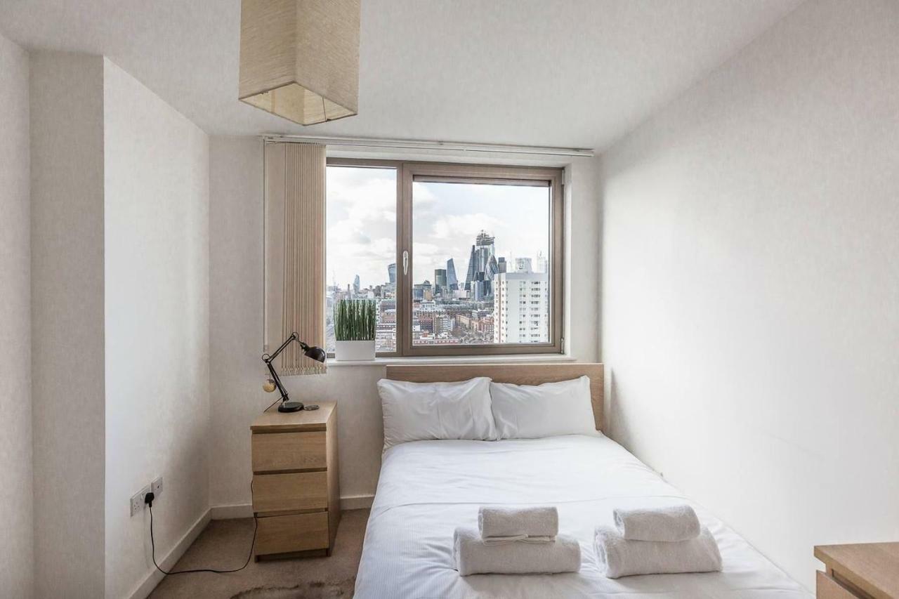 Modern 1 Bedroom Apartment In E1 With Great Views Londra Dış mekan fotoğraf