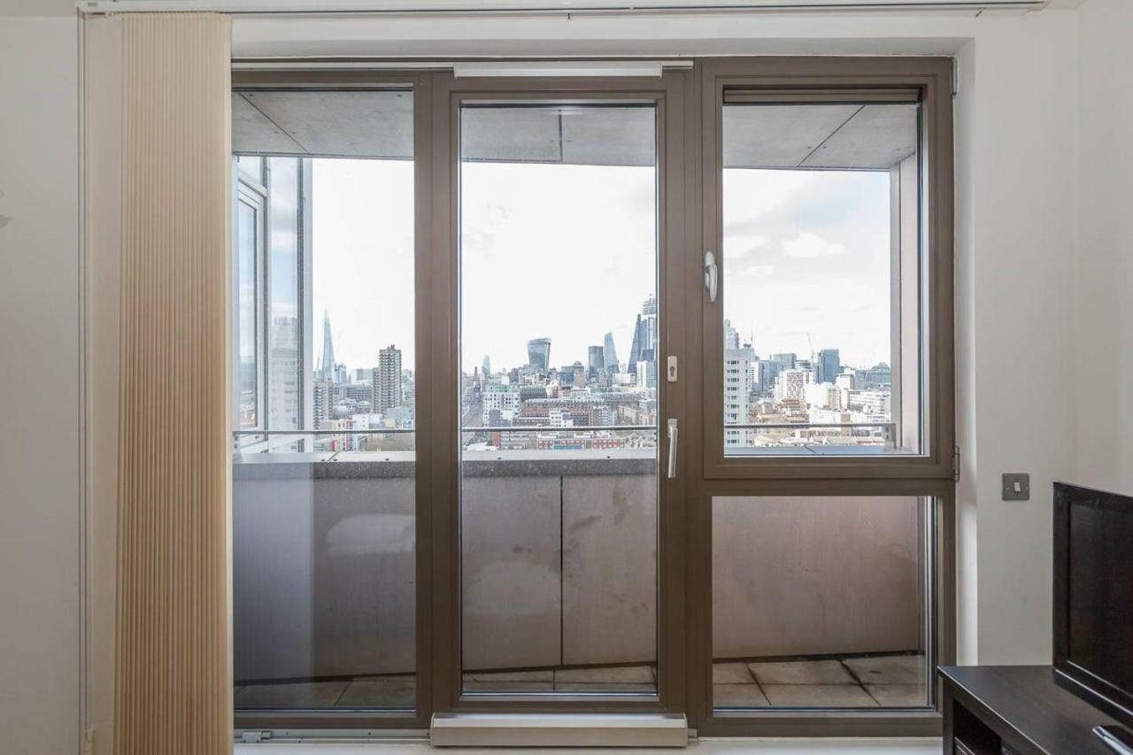 Modern 1 Bedroom Apartment In E1 With Great Views Londra Dış mekan fotoğraf